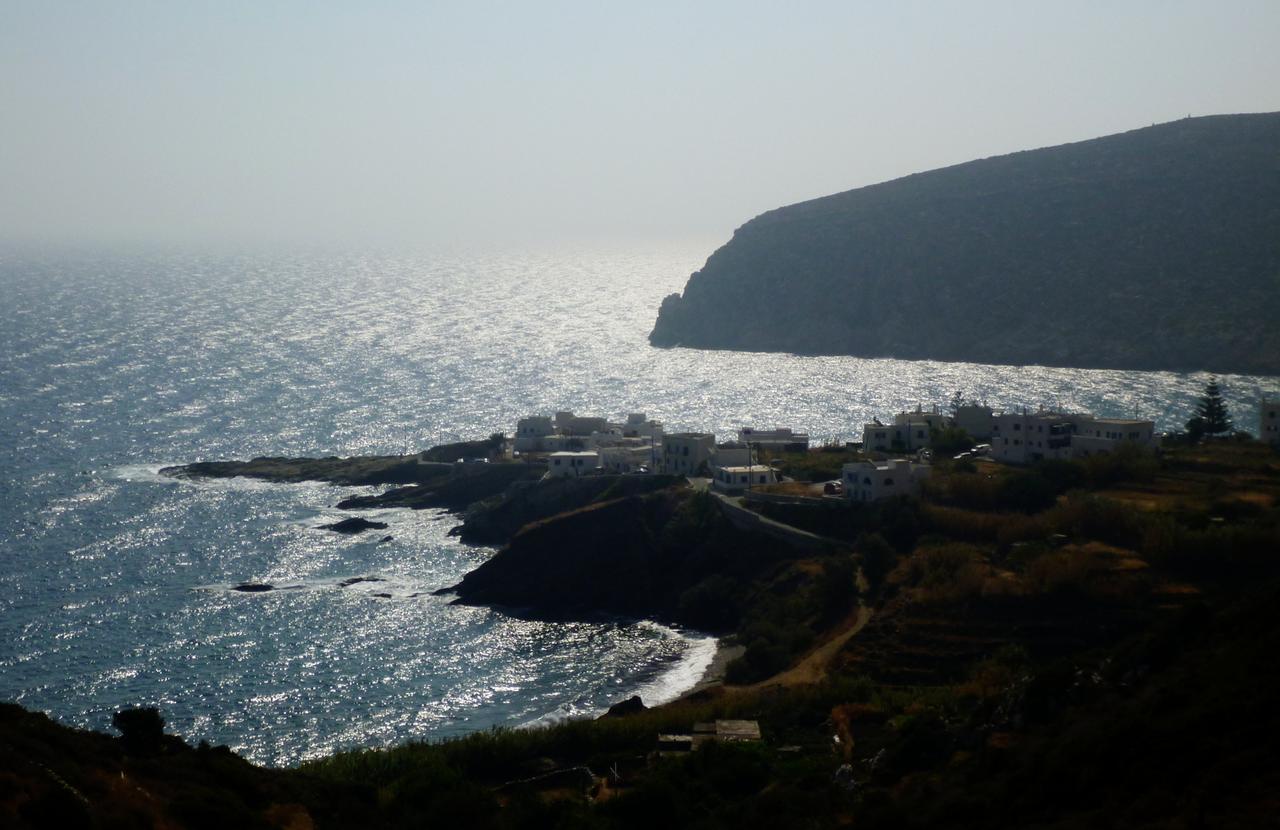 Taking view of Apollona in the sun